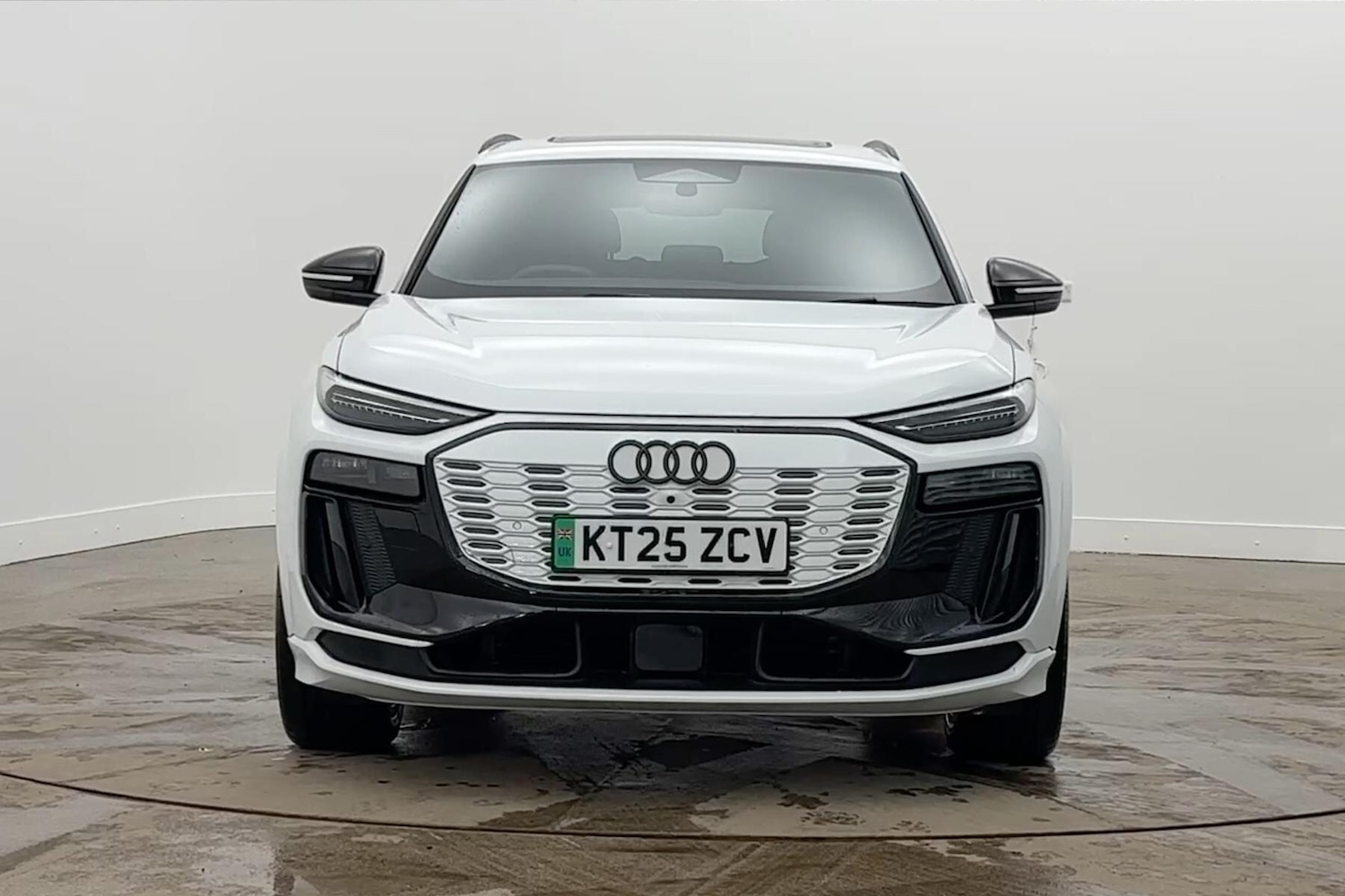 Used Audi Q6 e-tron 2025 for sale - 77275398: Photo 2
