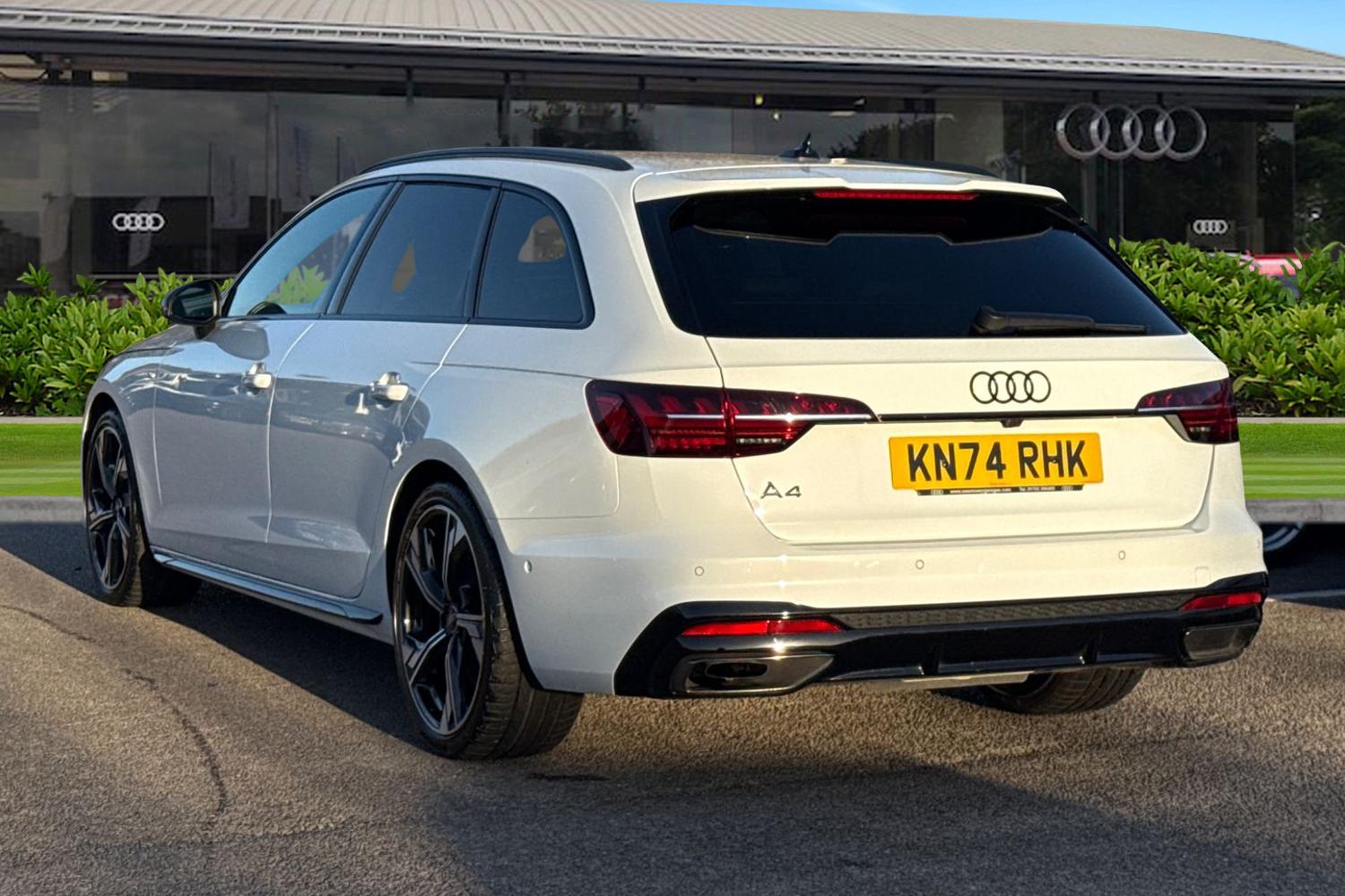 Used Audi A4 2024 for sale - 76401706: Photo 2