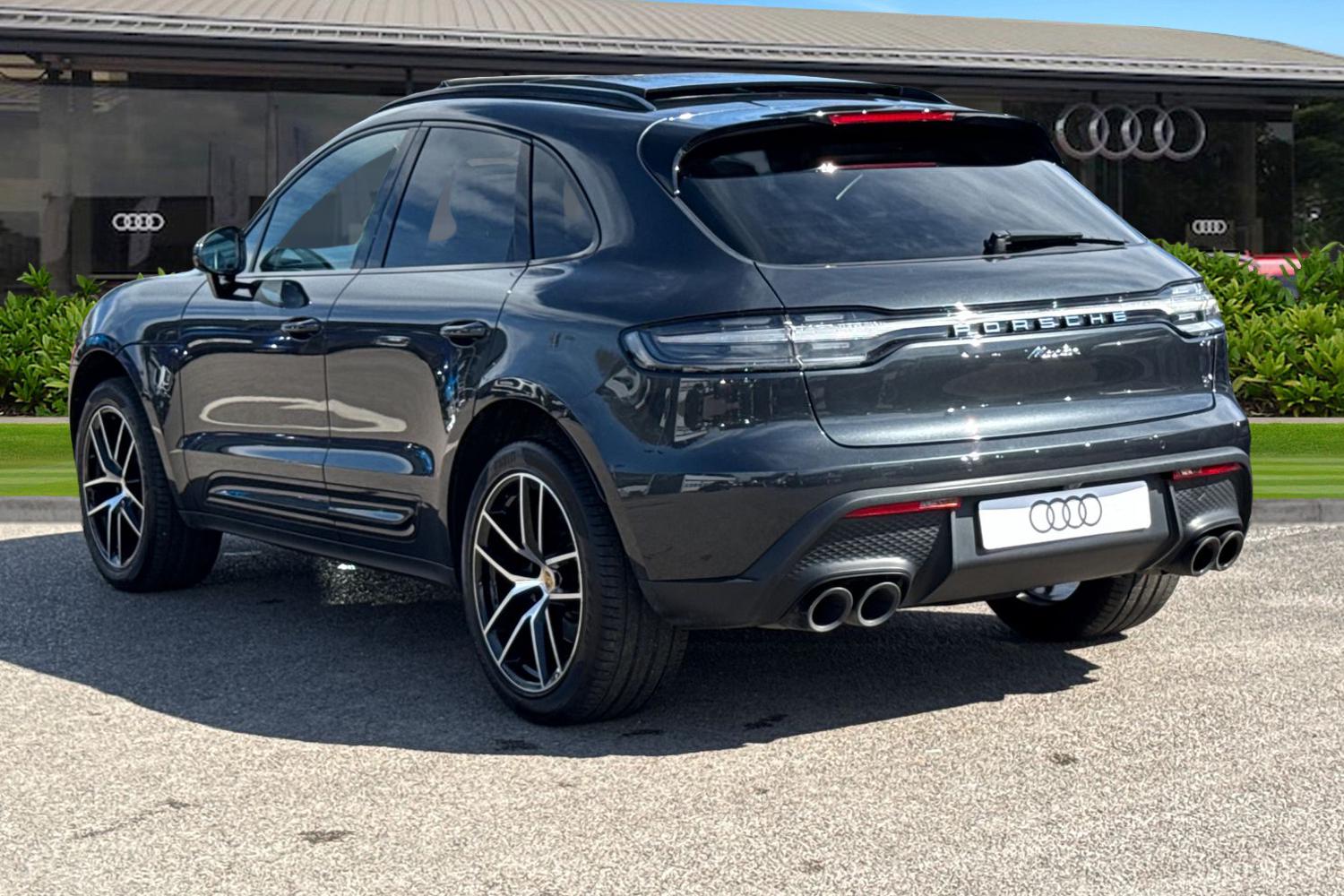 Used Porsche Macan 2022 for sale - 78155196: Photo 2