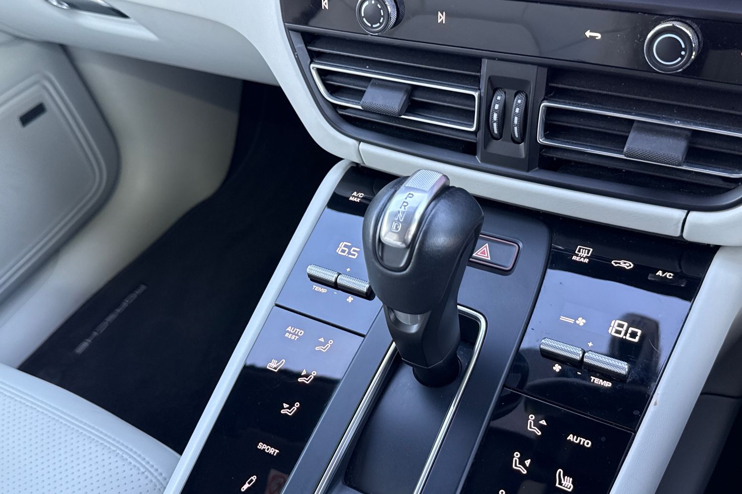 Used Porsche Macan 2022 for sale - 78155196: Photo 21