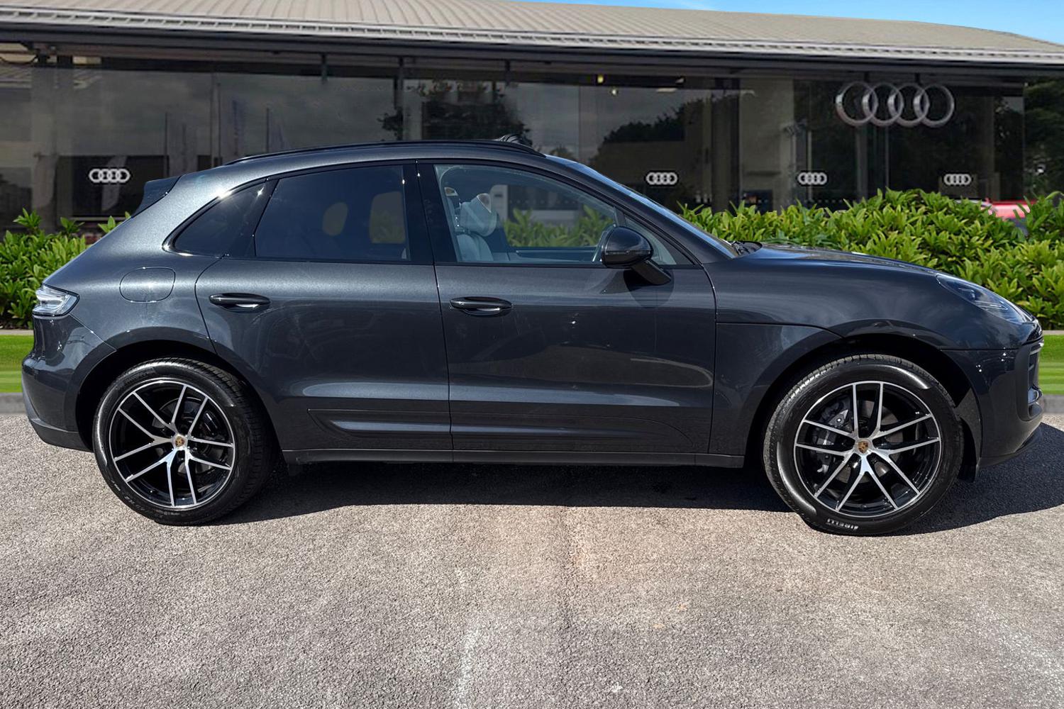 Used Porsche Macan 2022 for sale - 78155196: Photo 3