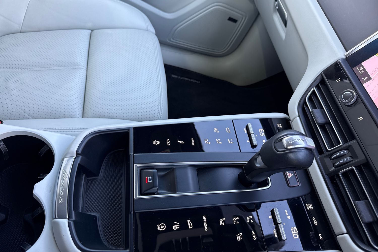 Used Porsche Macan 2022 for sale - 78155196: Photo 38