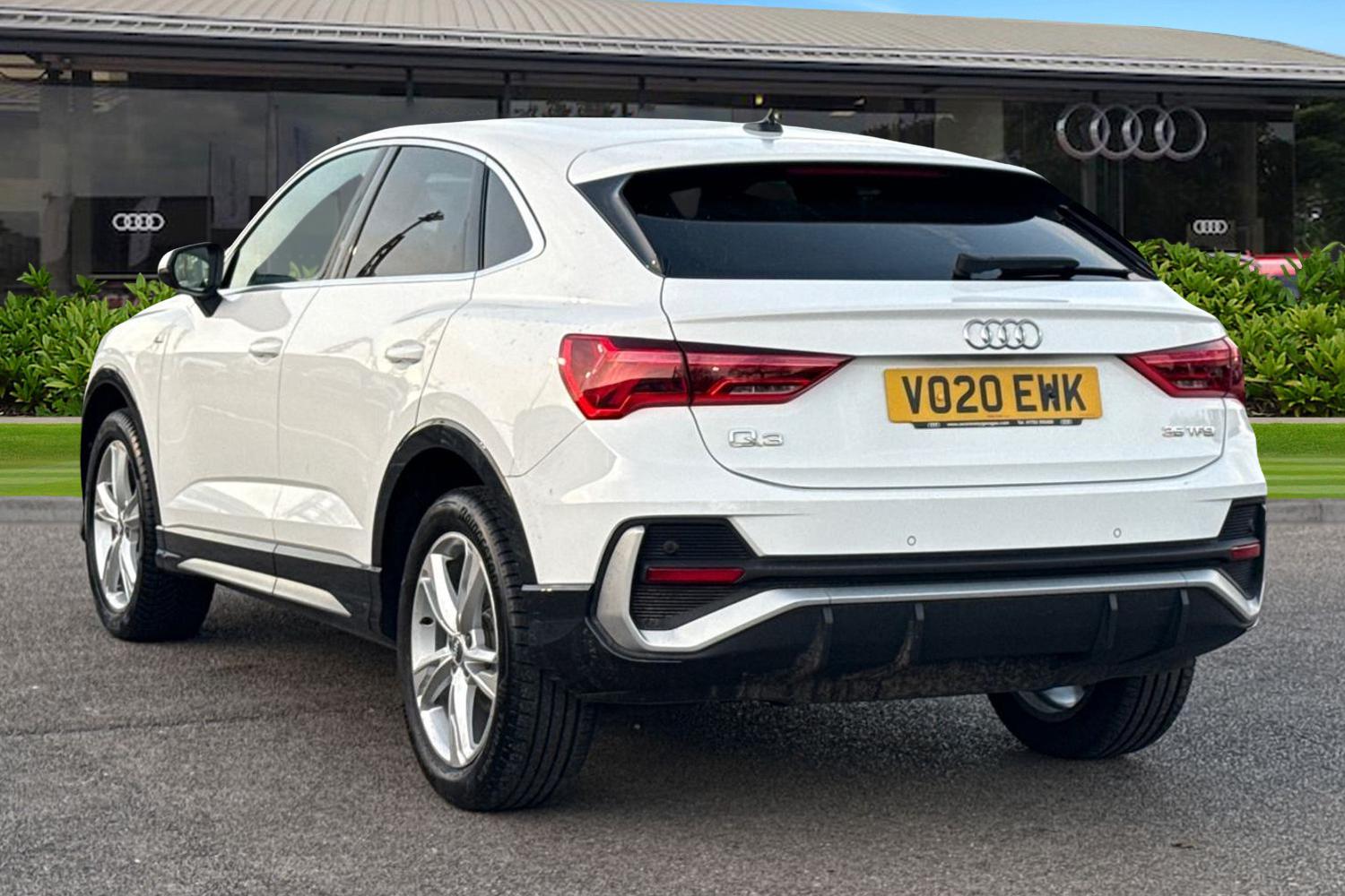 Used Audi Q3 2020 for sale - 77048469: Photo 2