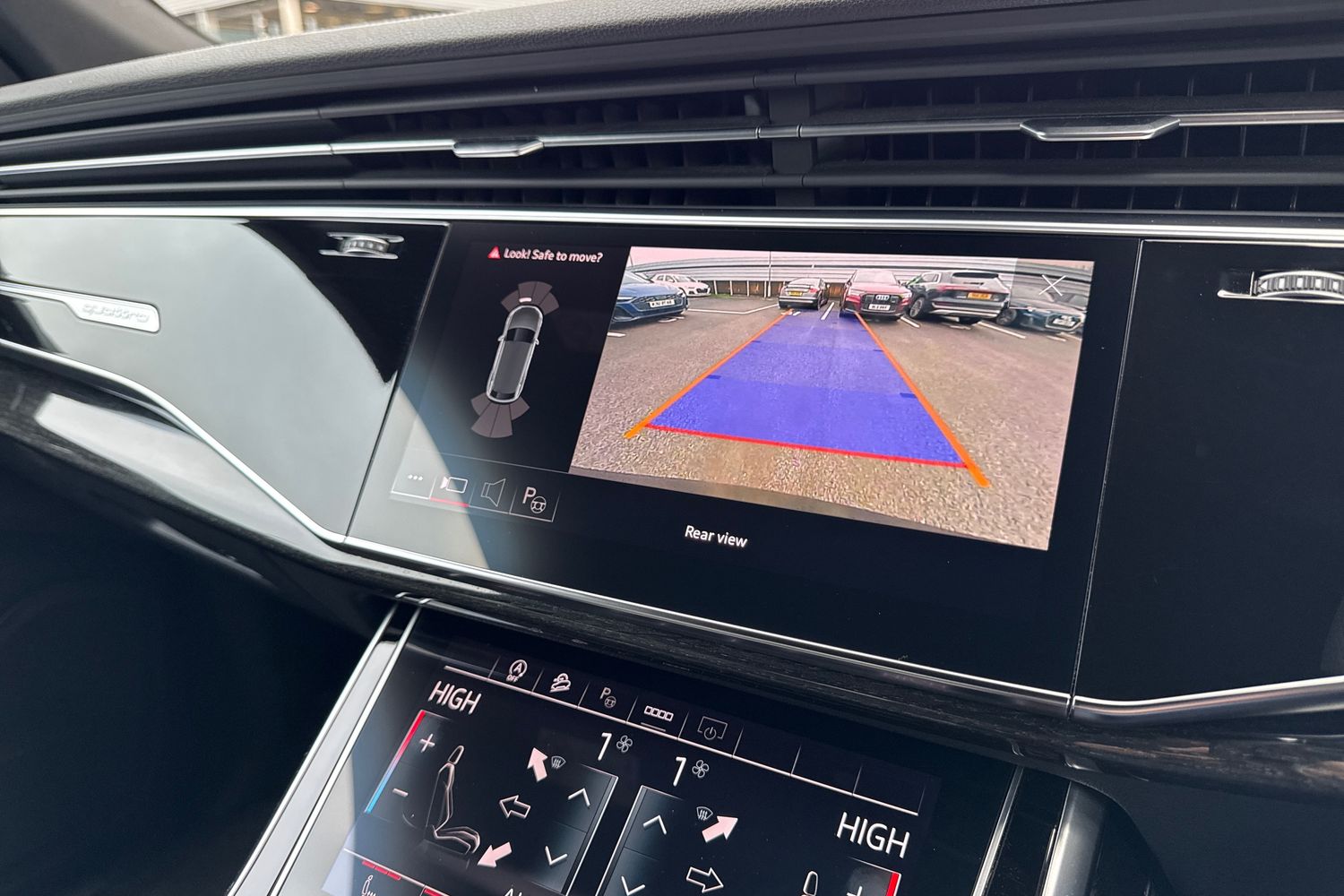 Used Audi Q8 2022 for sale - 77257715: Photo 31