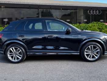 Used Audi Q3 2023 for sale - 74446000: Photo