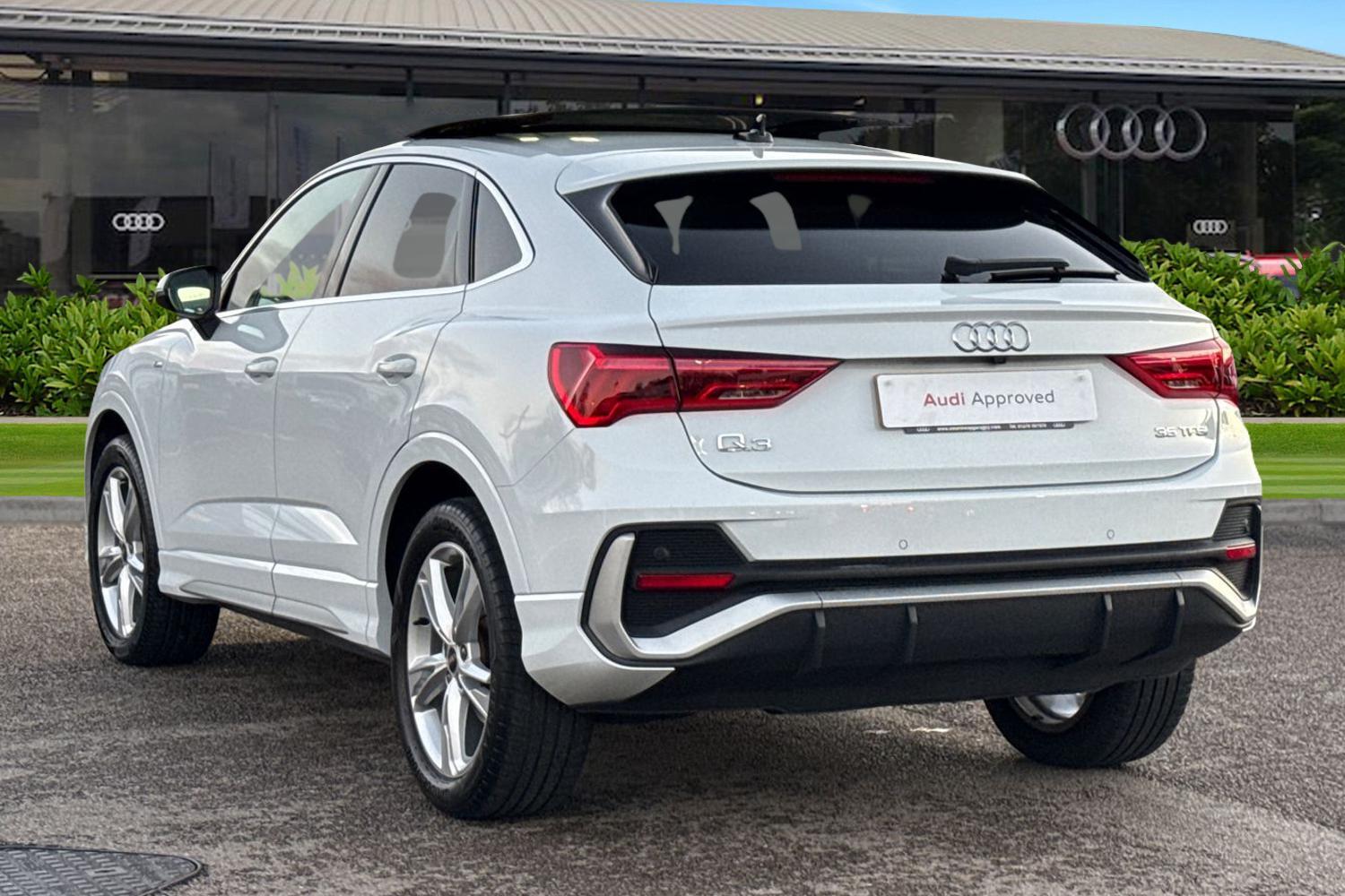 Used Audi Q3 2022 for sale - 77014040: Photo 2