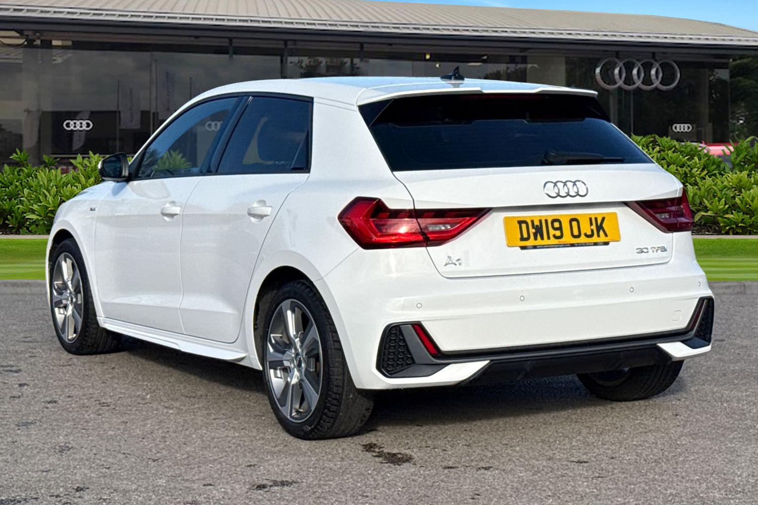Used Audi A1 2019 for sale - 77742101: Photo 2