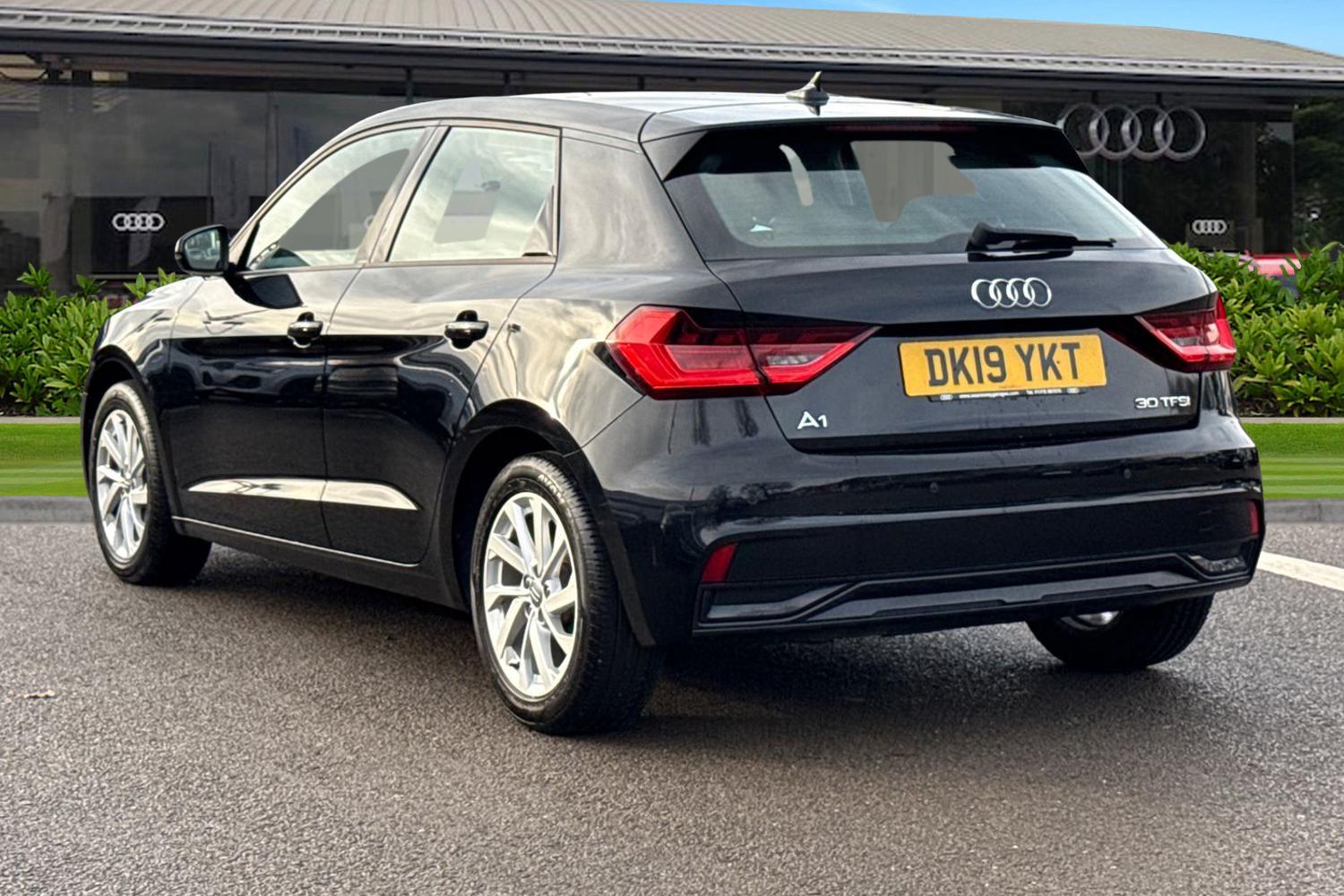 Used Audi A1 2019 for sale - 77206605: Photo 2