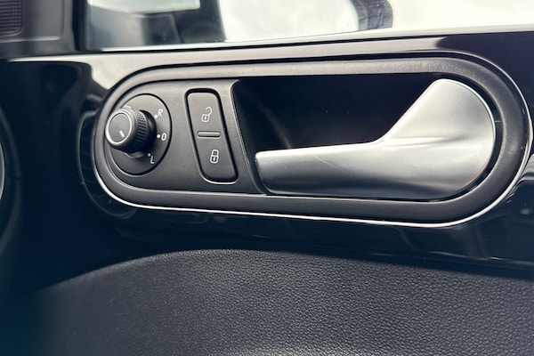 Used Volkswagen Beetle 2018 for sale - 76224741: Photo 28