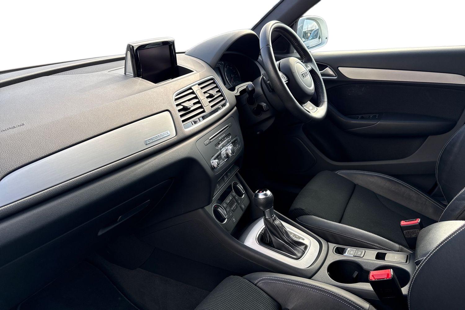 Used Audi Q3 2018 for sale - 77666217: Photo 15