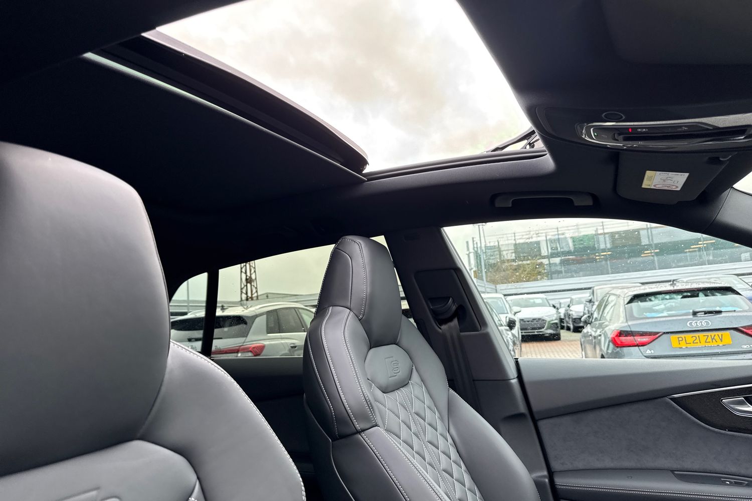 Used Audi SQ8 2025 for sale - 76909475: Photo 24