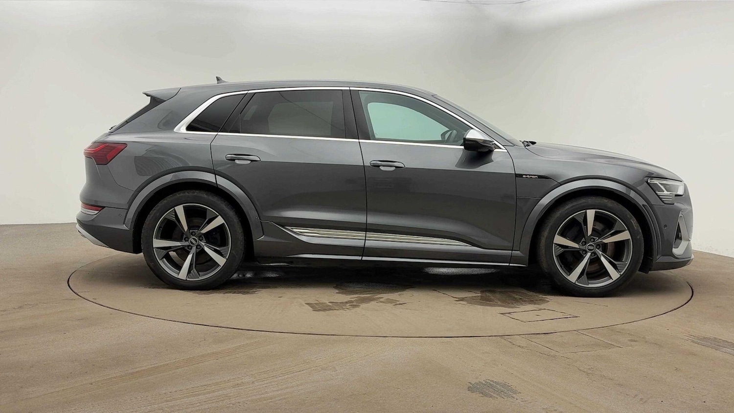 Used Audi e-tron 2021 for sale - 77535465: Photo 3