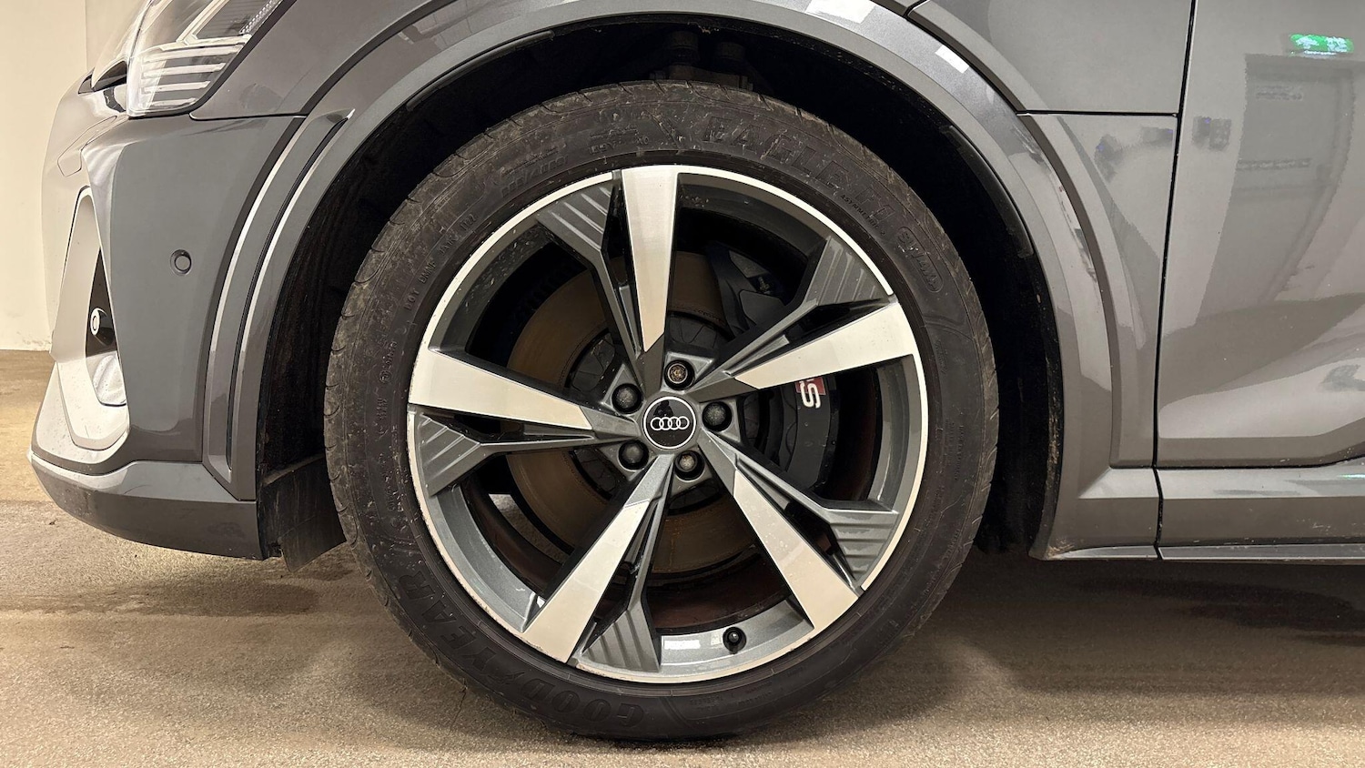 Used Audi e-tron 2021 for sale - 77535465: Photo 4