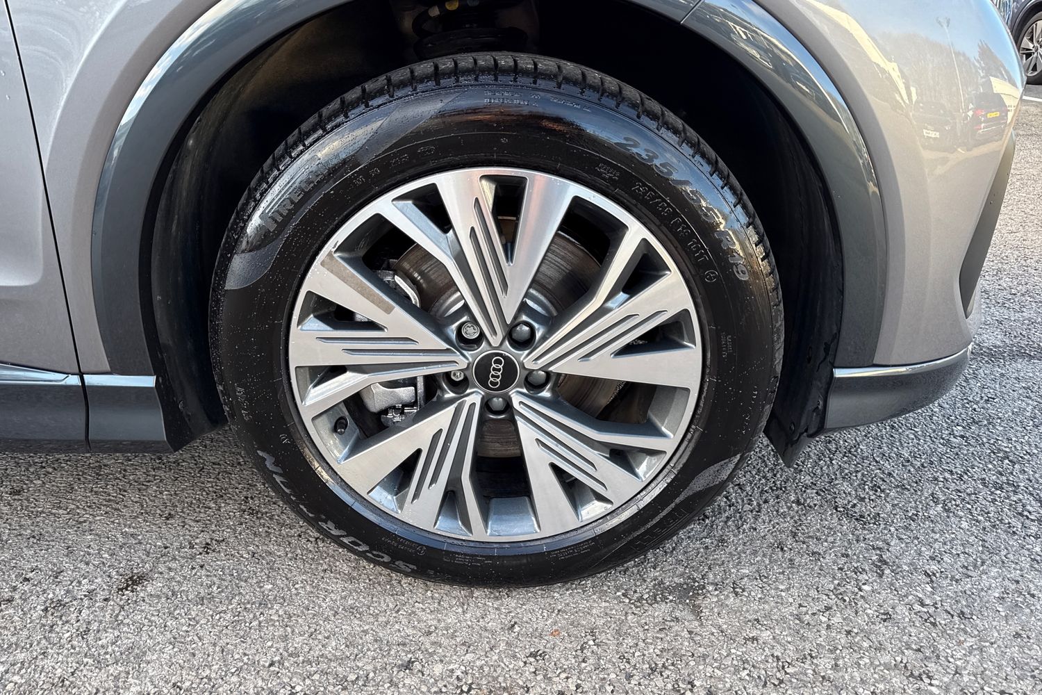 Used Audi Q4 e-tron 2025 for sale - 76896083: Photo 12