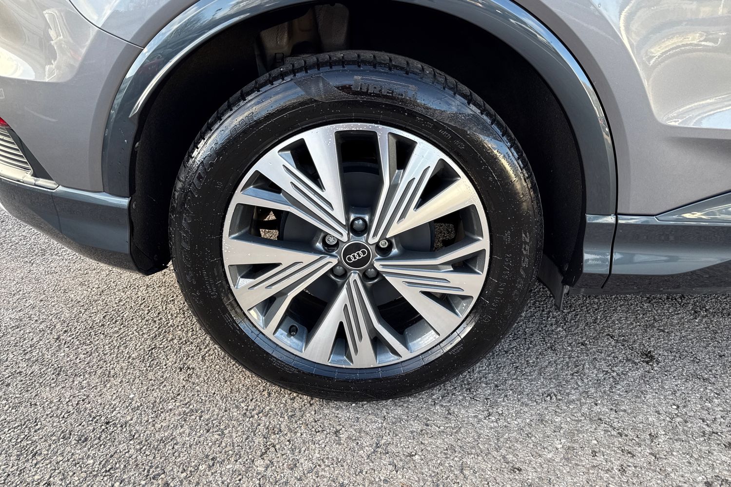 Used Audi Q4 e-tron 2025 for sale - 76896083: Photo 13