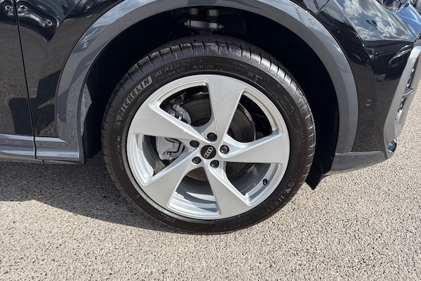 Used Audi Q5 2025 for sale - 76250599: Photo 9