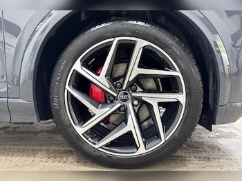 Used Audi Q6 e-tron 2024 for sale - 75908854: Photo