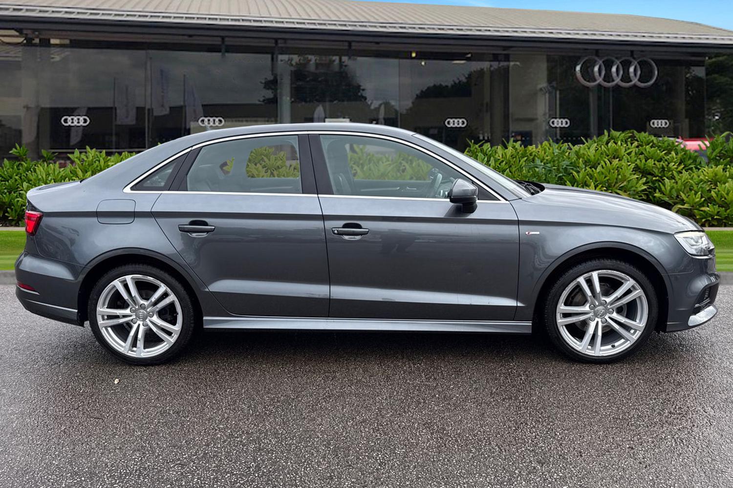 Used Audi A3 2018 for sale - 76357661: Photo 3