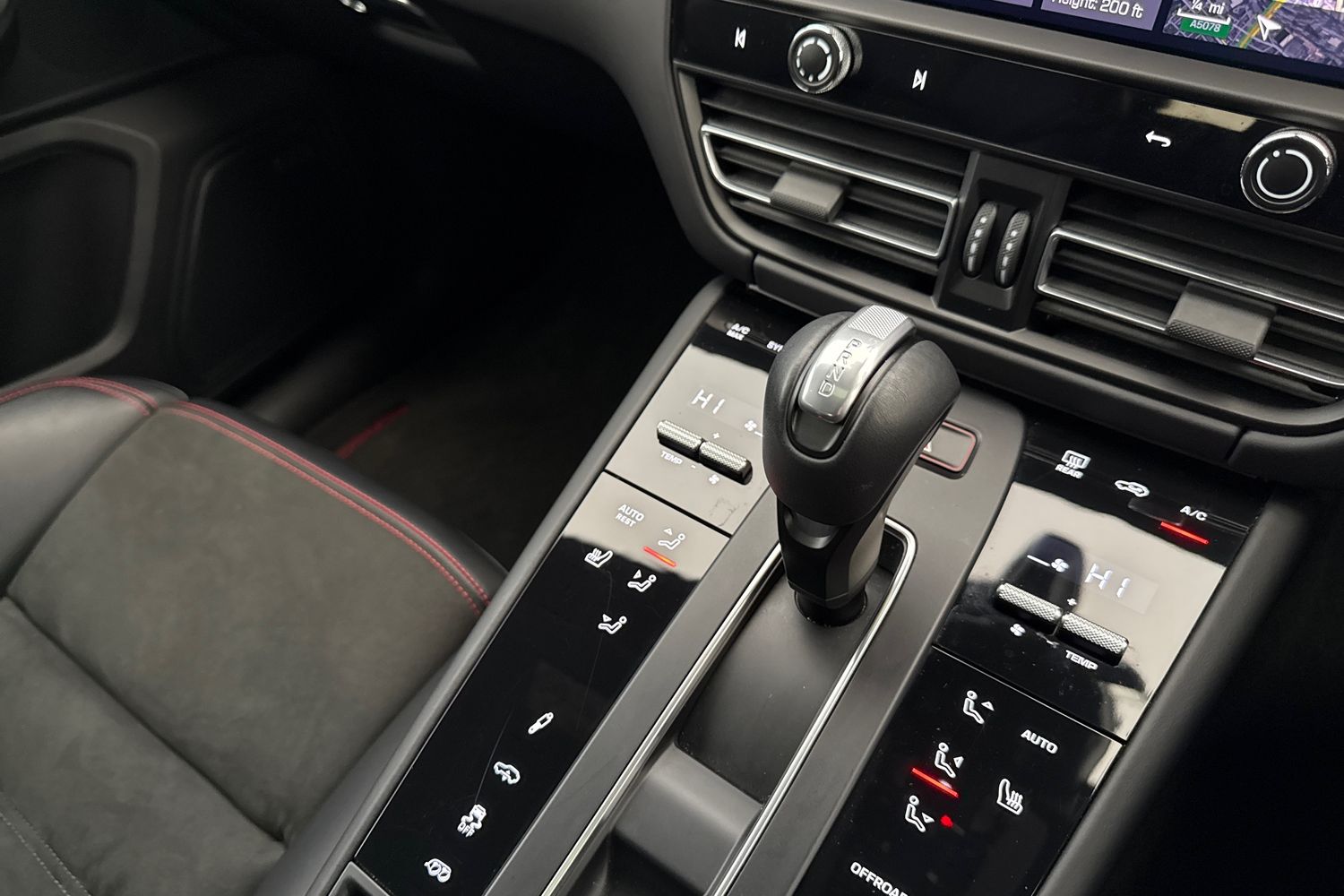 Used Porsche Macan 2024 for sale - 76590423: Photo 22