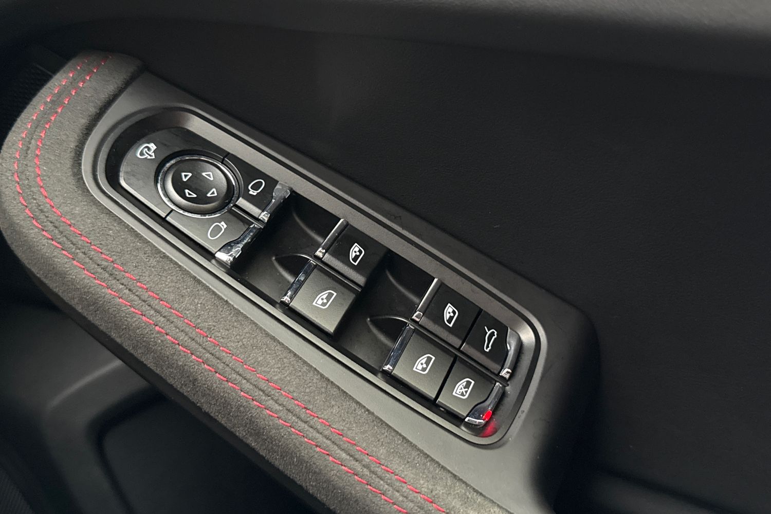 Used Porsche Macan 2024 for sale - 76590423: Photo 28