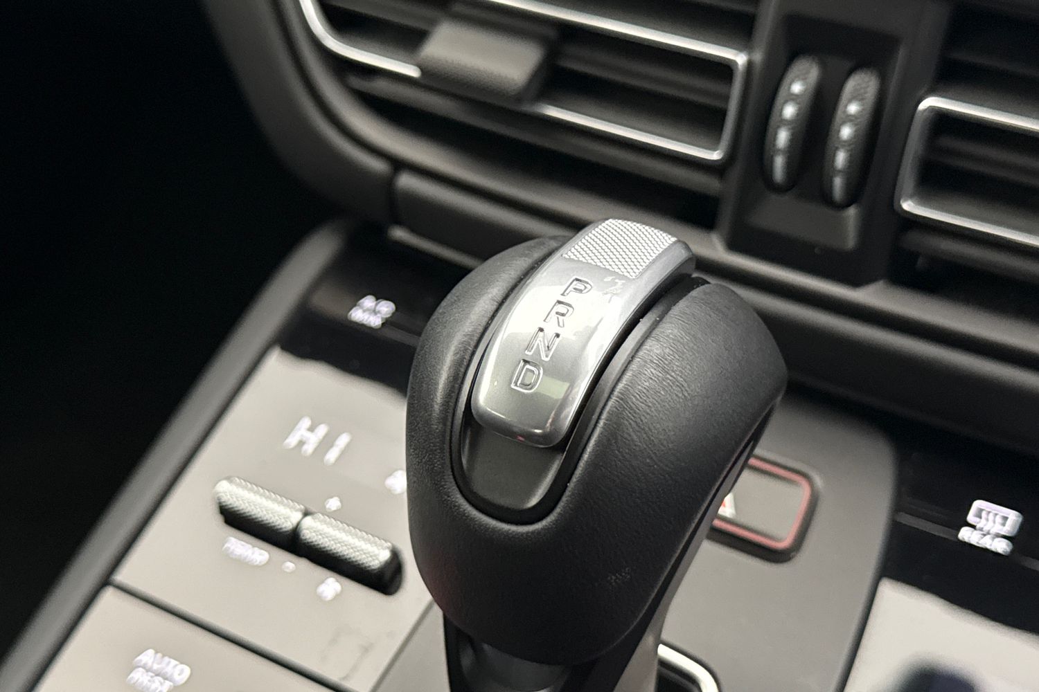 Used Porsche Macan 2024 for sale - 76590423: Photo 50