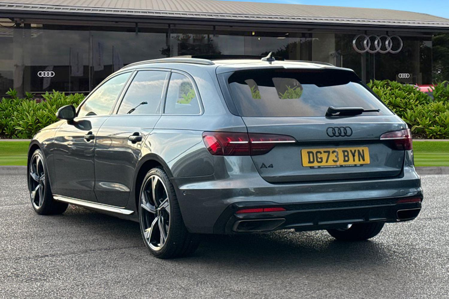 Used Audi A4 Avant 2023 for sale - 76401646: Photo 2