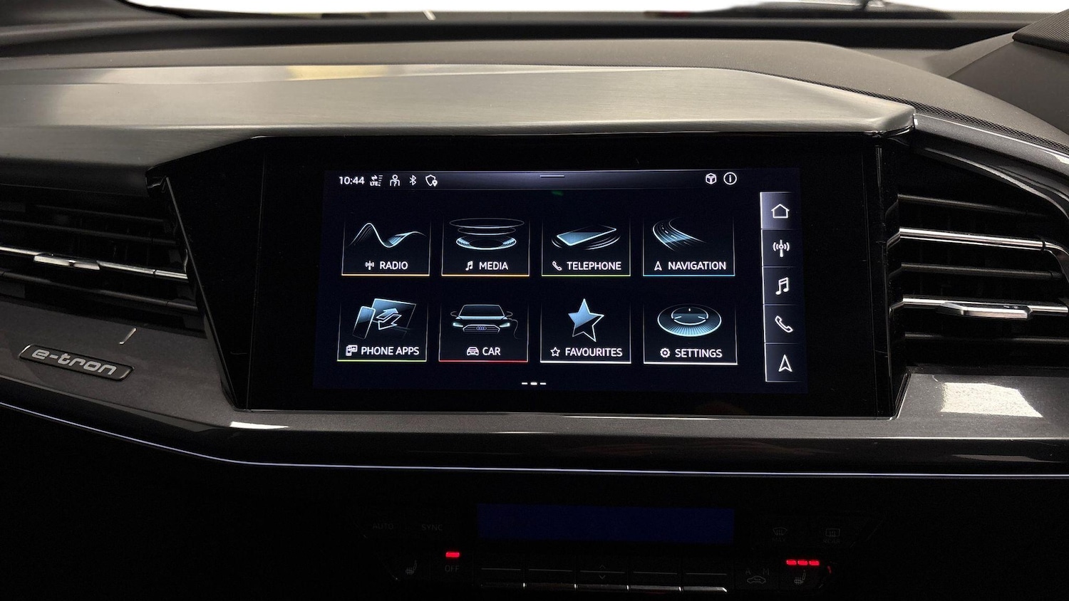 Used Audi Q4 e-tron 2021 for sale - 76438875: Photo 8