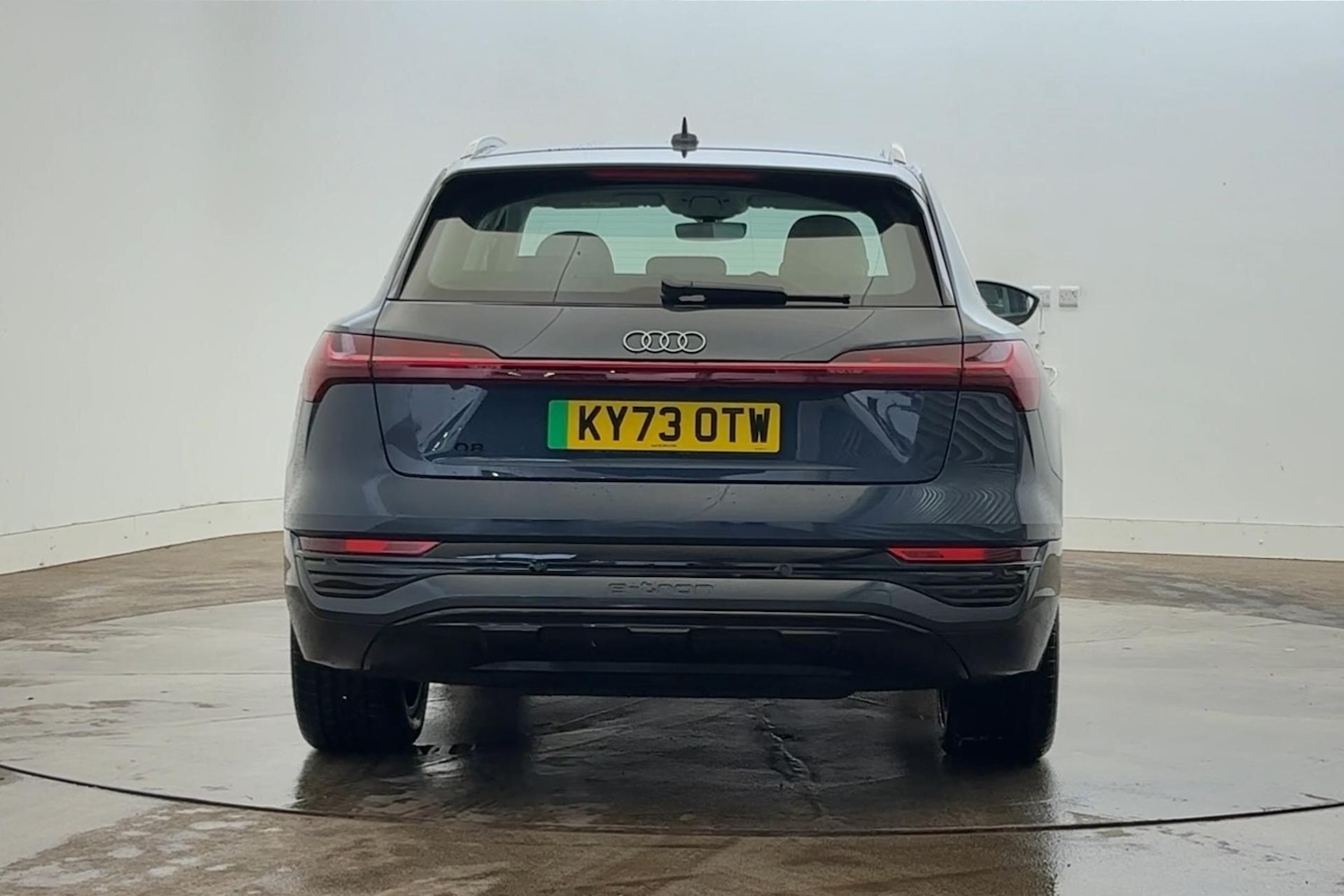 Used Audi Q8 2023 for sale - 77275444: Photo 4