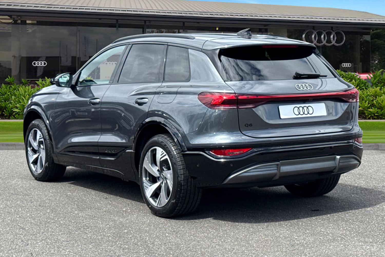 Used Audi Q6 e-tron 2025 for sale - 76697857: Photo 2