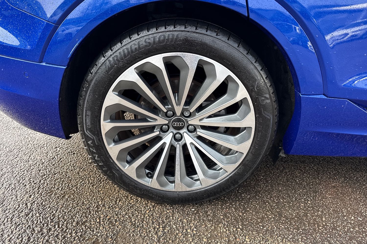 Used Audi Q8 e-tron 2023 for sale - 77236054: Photo 13