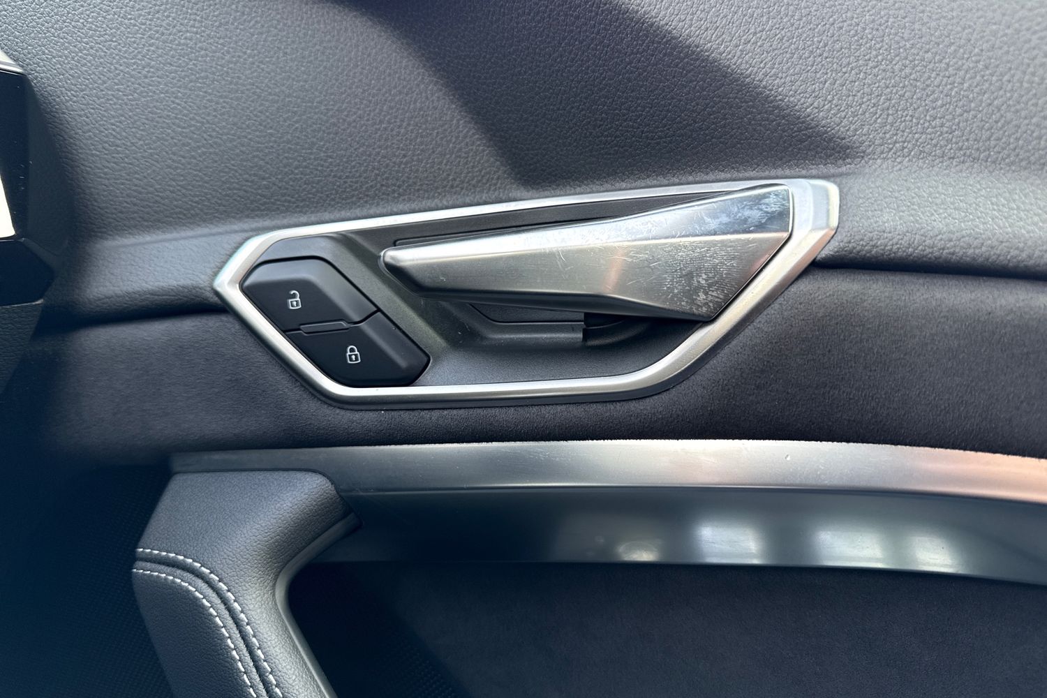 Used Audi Q8 e-tron 2023 for sale - 77236054: Photo 21