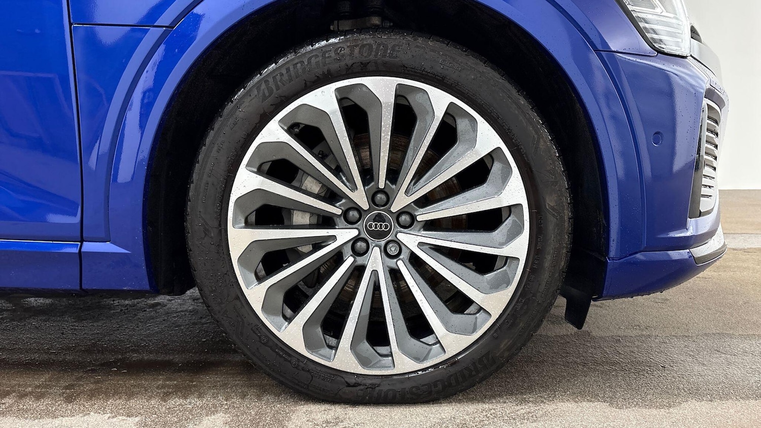 Used Audi Q8 2023 for sale - 77236054: Photo 8