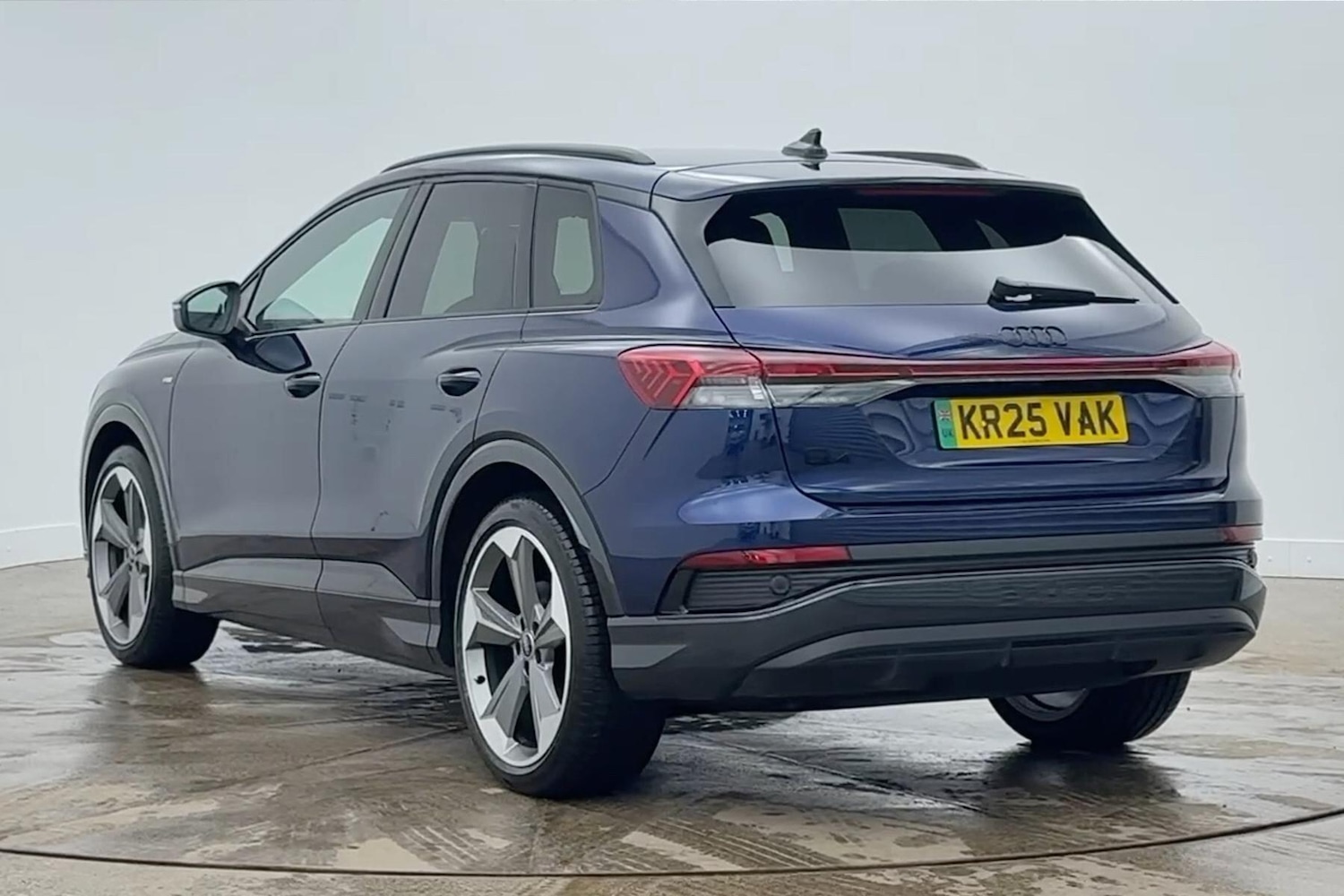 Used Audi Q4 e-tron 2025 for sale - 77546572: Photo 2