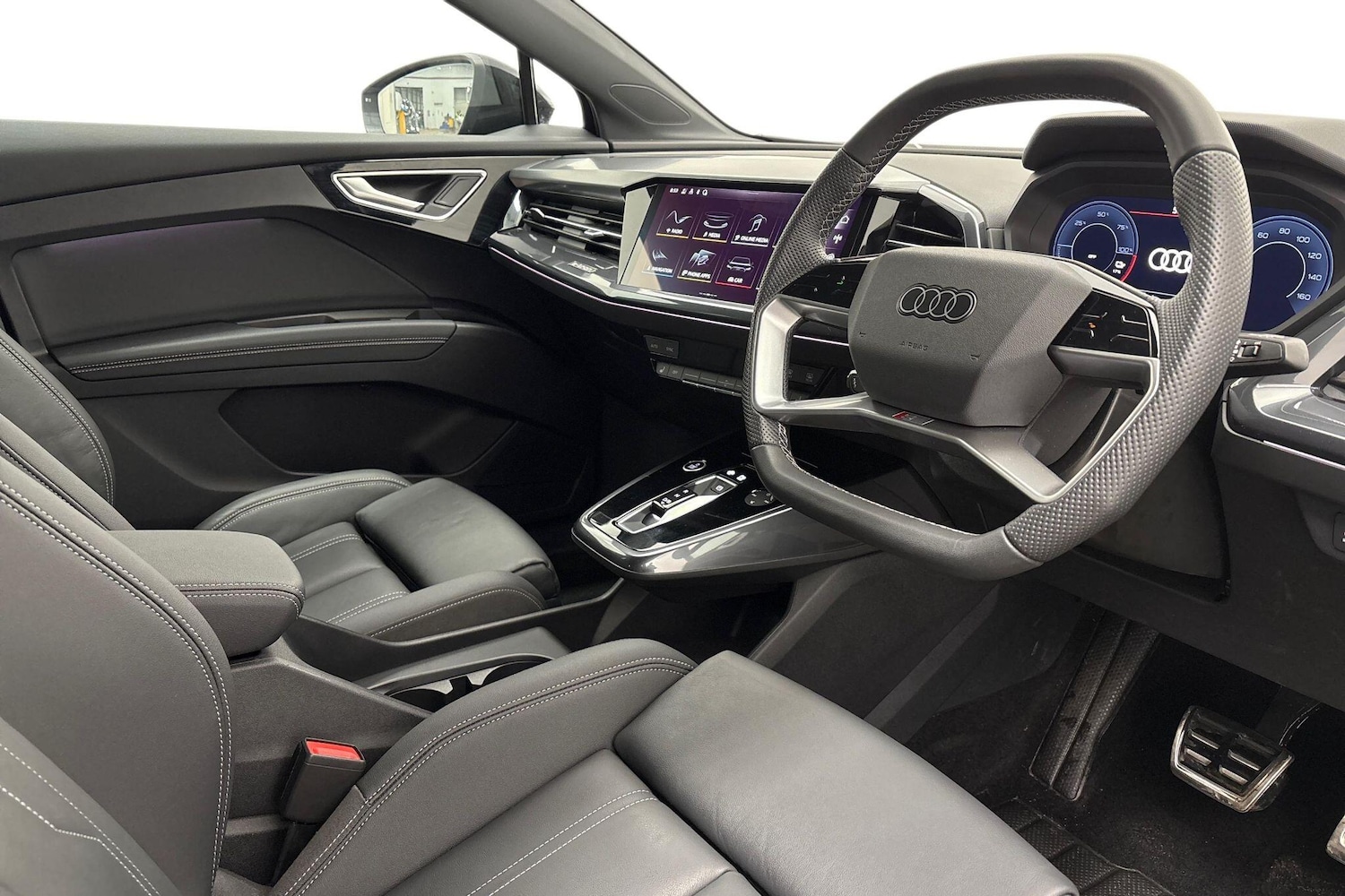 Used Audi Q4 e-tron 2025 for sale - 77546572: Photo 8