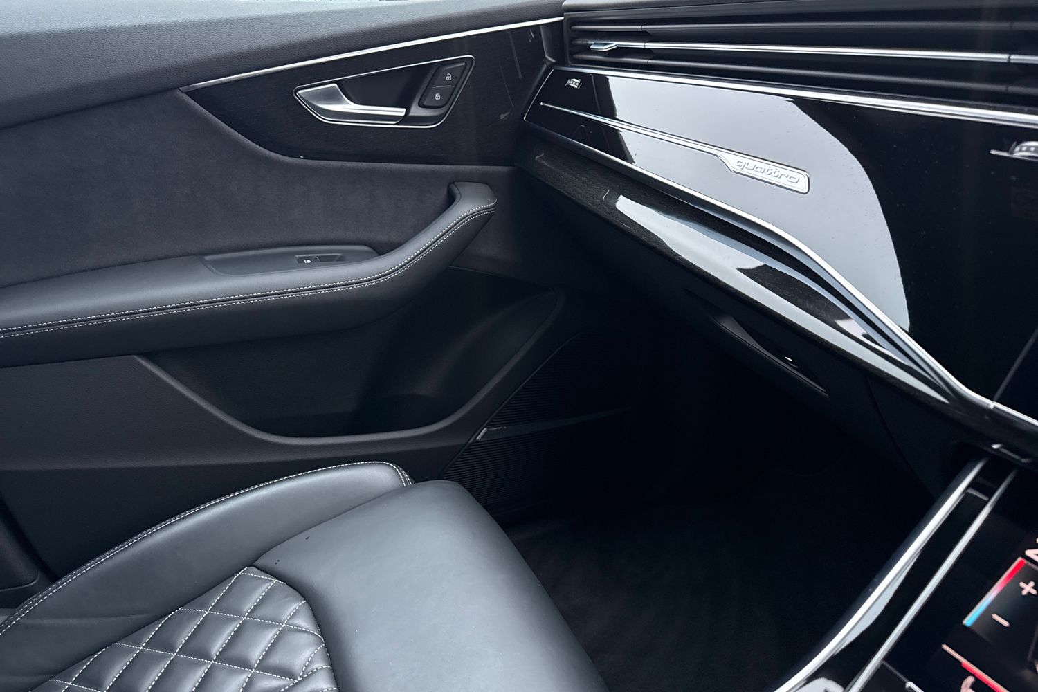 Used Audi SQ8 2023 for sale - 76844555: Photo 59