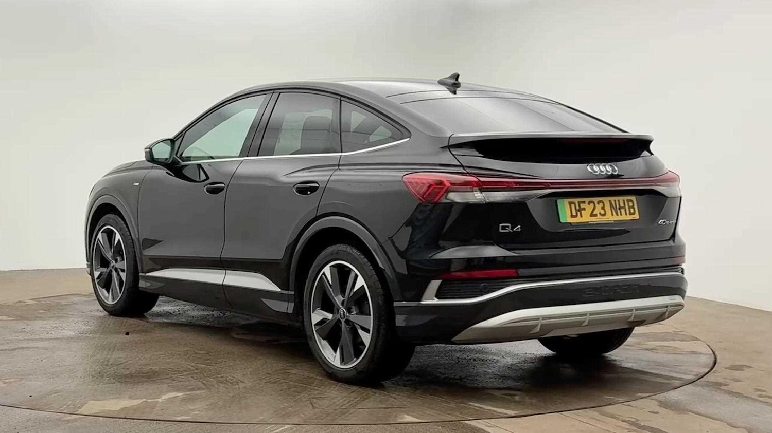 Used Audi Q4 e-tron 2023 for sale - 77520208: Photo 2