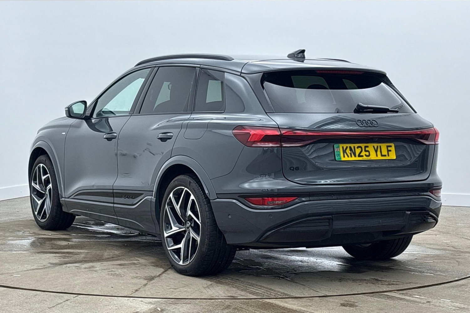 Used Audi Q6 e-tron 2025 for sale - 77849353: Photo 3