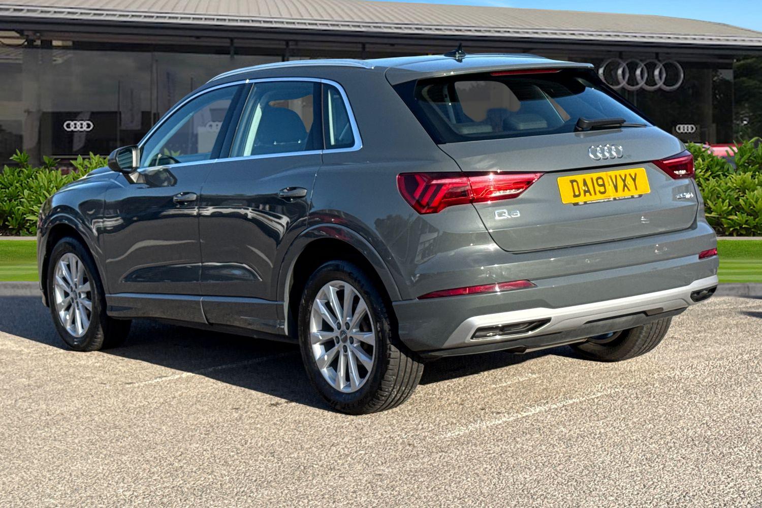 Used Audi Q3 2019 for sale - 76186023: Photo 2