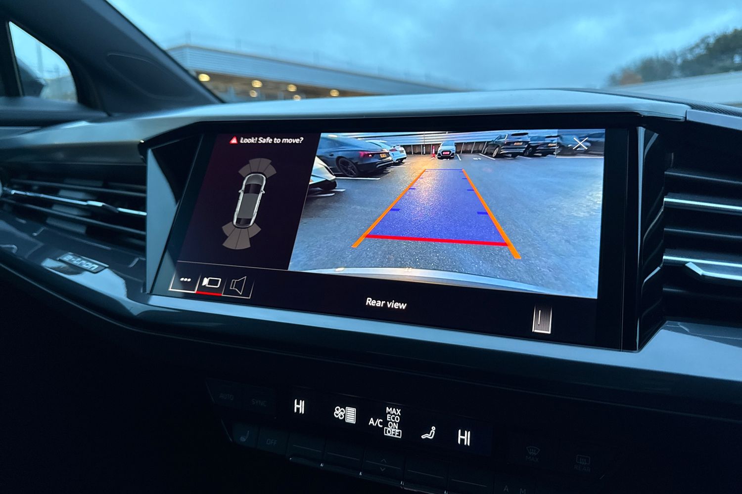 Used Audi Q4 e-tron 2025 for sale - 76876019: Photo 31