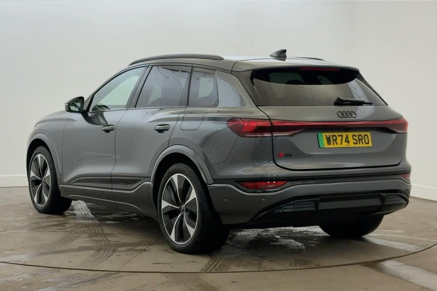 Used Audi Q6 e-tron 2024 for sale - 77275376: Photo 3