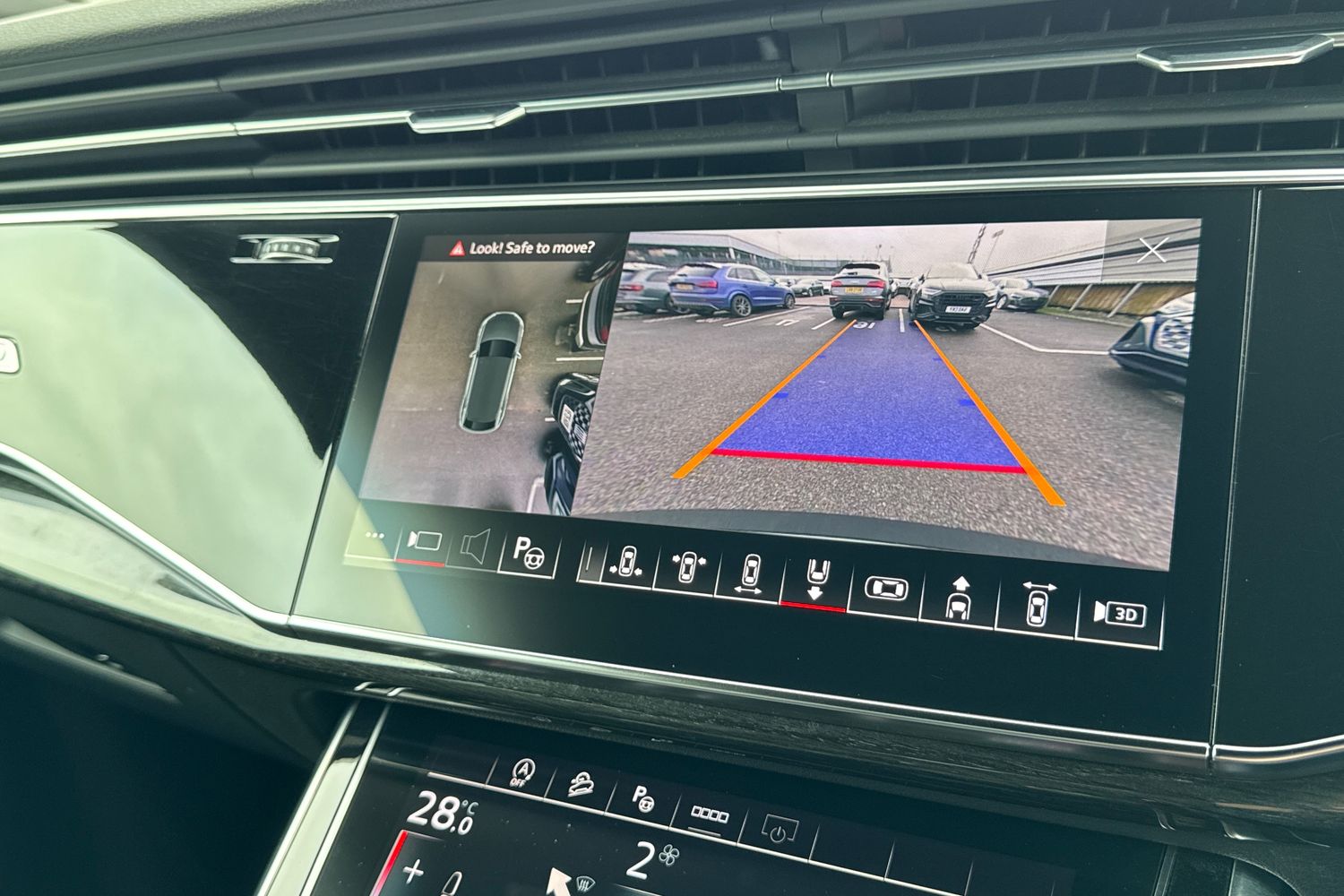 Used Audi Q8 2022 for sale - 77275410: Photo 33