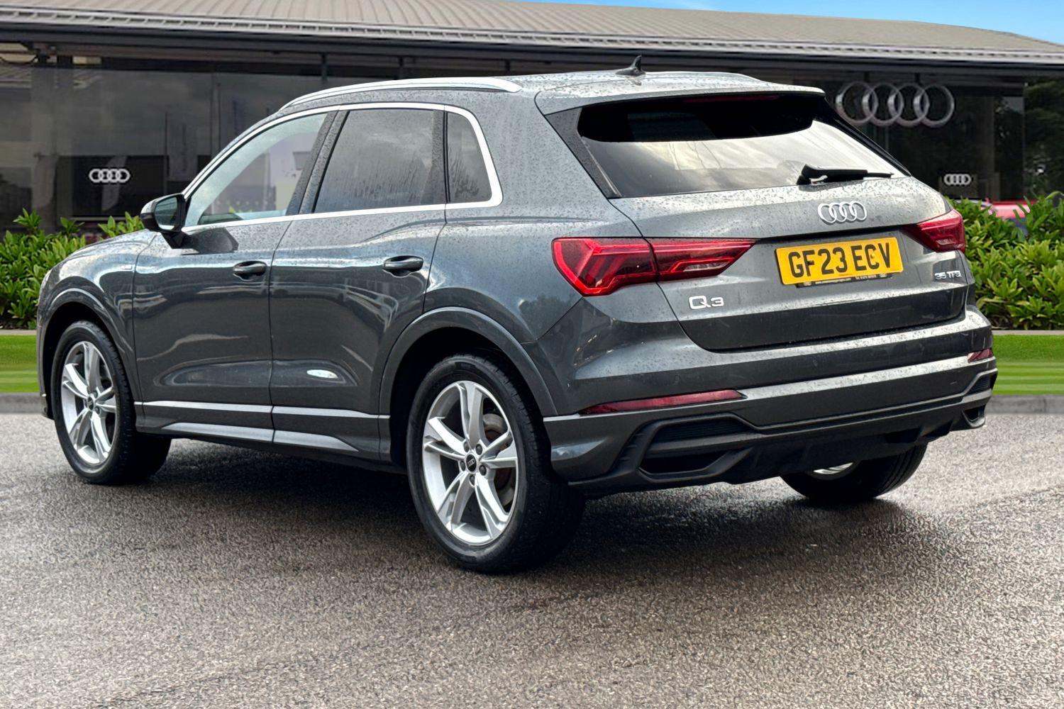 Used Audi Q3 2023 for sale - 76374704: Photo 2