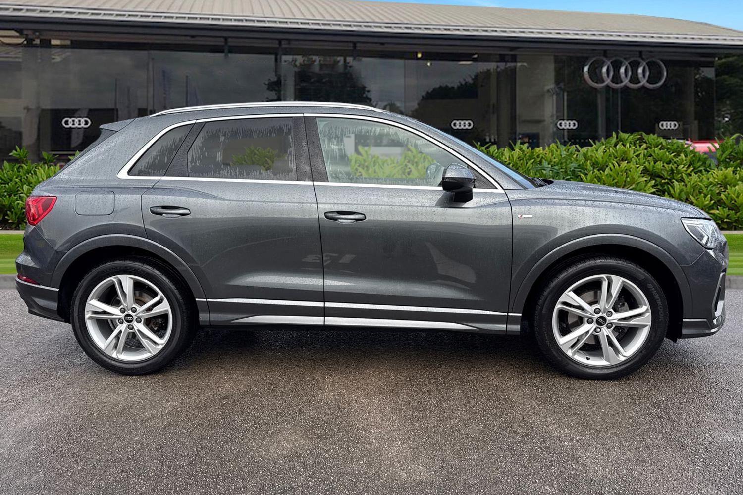 Used Audi Q3 2023 for sale - 76374704: Photo 3