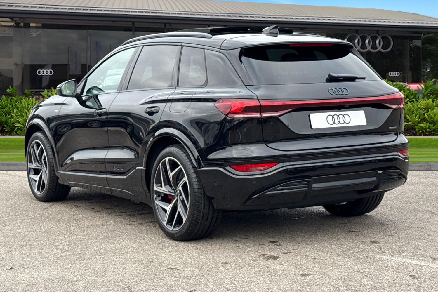 Used Audi Q6 e-tron 2025 for sale - 76697731: Photo 2