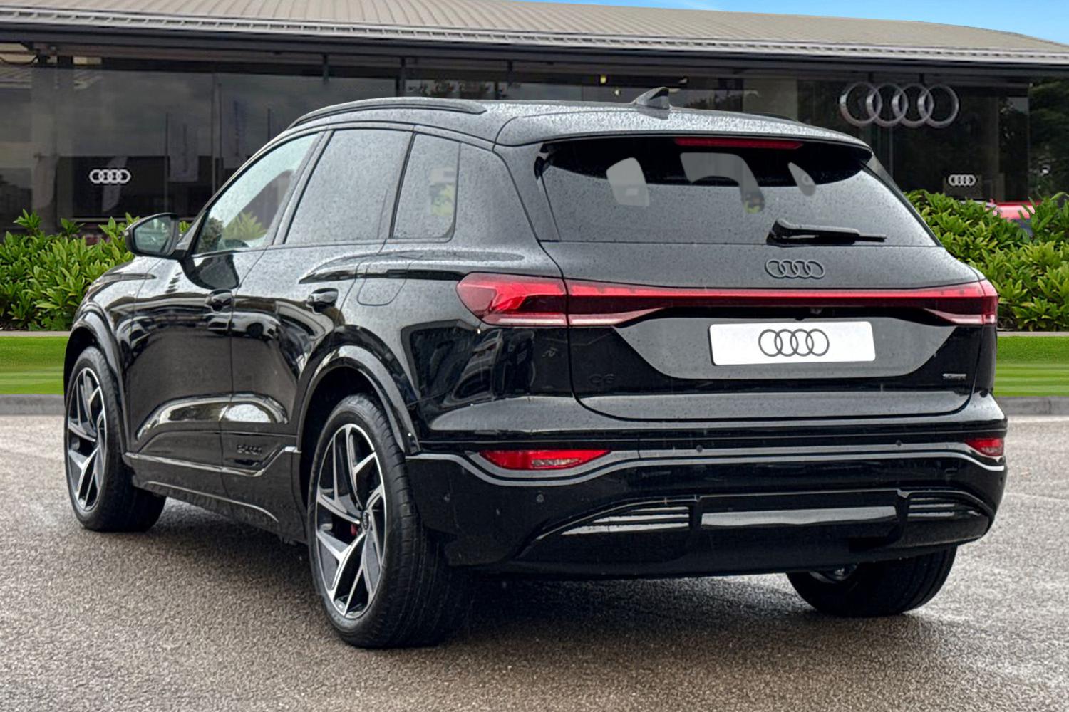 Used Audi Q6 e-tron 2025 for sale - 76972763: Photo 2