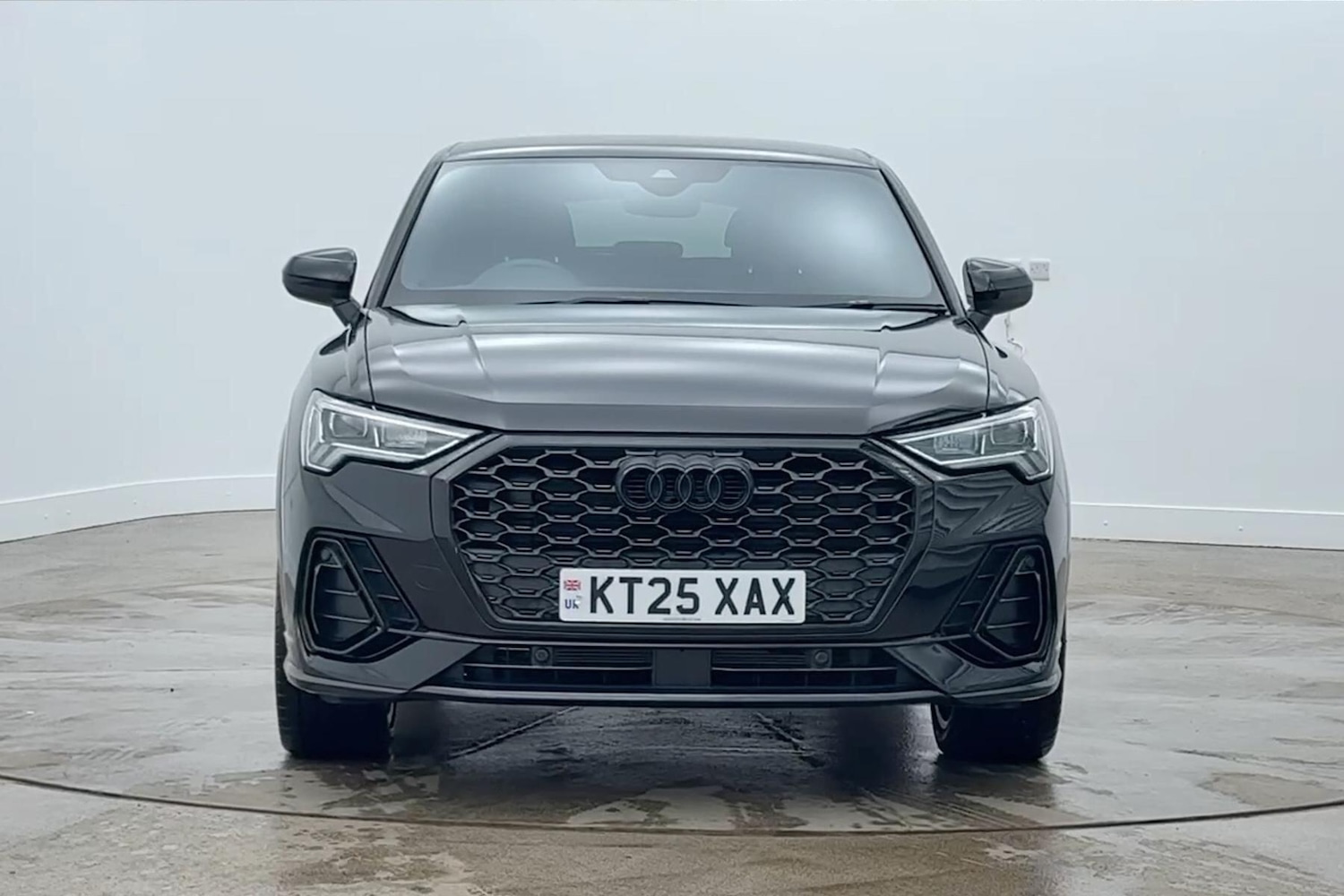 Used Audi Q3 2025 for sale - 77187541: Photo 2