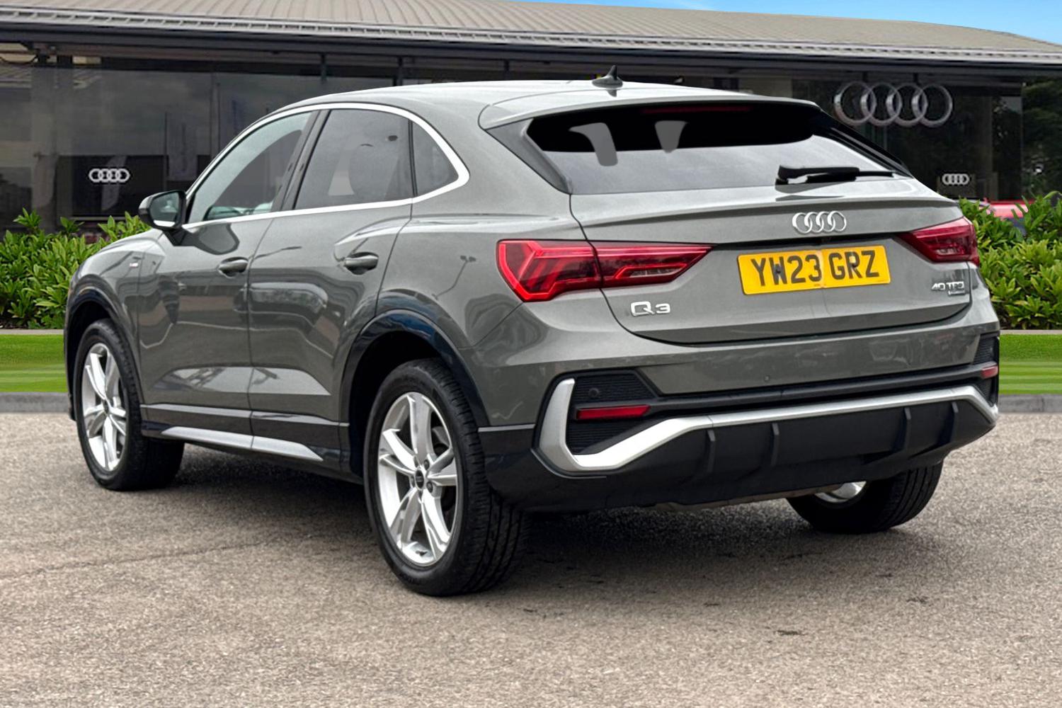 Used Audi Q3 2023 for sale - 77608264: Photo 2