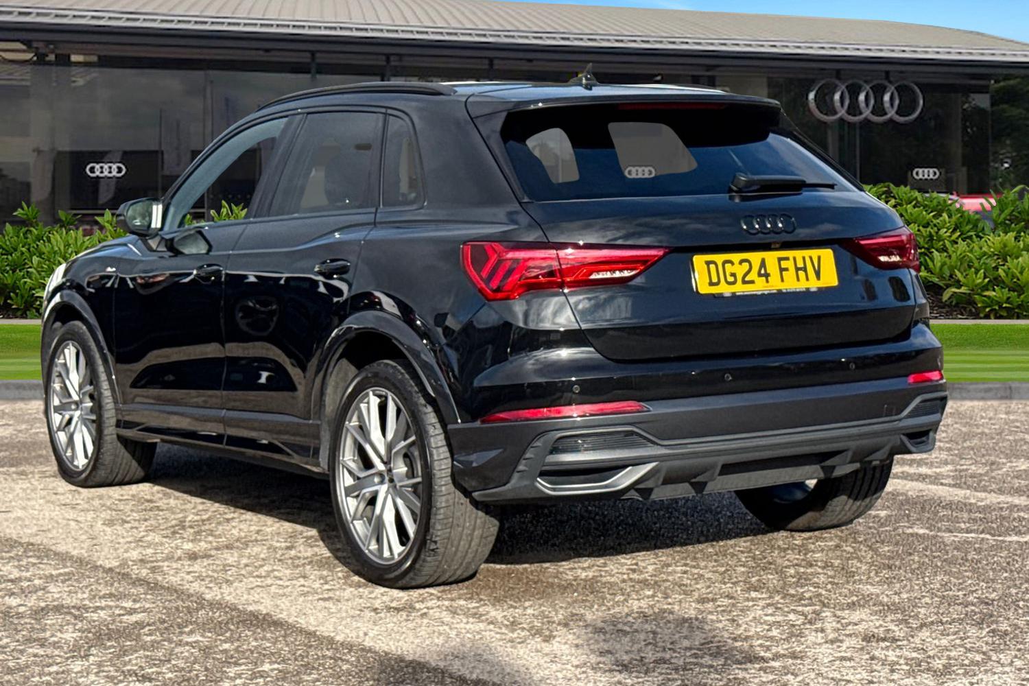 Used Audi Q3 2024 for sale - 76368734: Photo 2