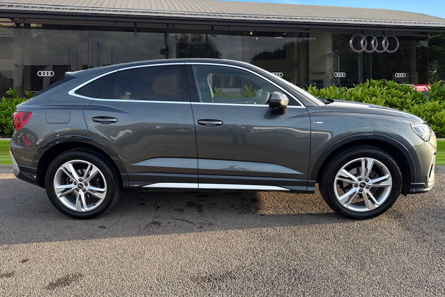 Used Audi Q3 2023 for sale - 77361707: Photo 3