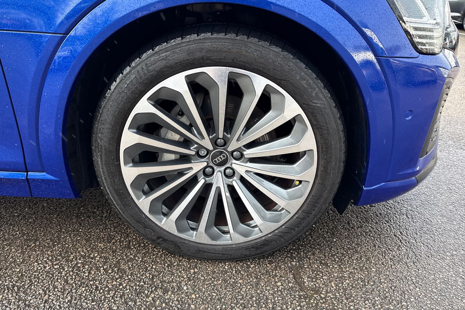 Used Audi Q8 e-tron 2023 for sale - 77849391: Photo 10